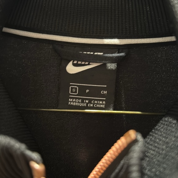 Nike Air black jacket - Picture 3 of 5